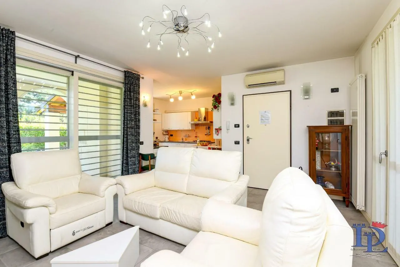 Desenzanoloft Official Partner Marriott Homes & Villas - Bea House, Sirmione With Private Garden And Share Pool Apartment