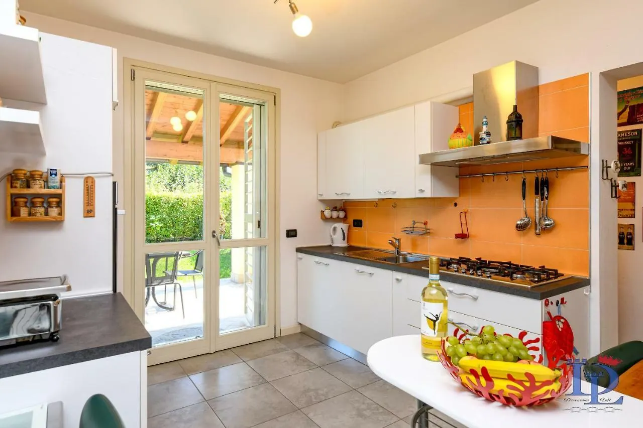Desenzanoloft Official Partner Marriott Homes & Villas - Bea House, Sirmione With Private Garden And Share Pool Apartment