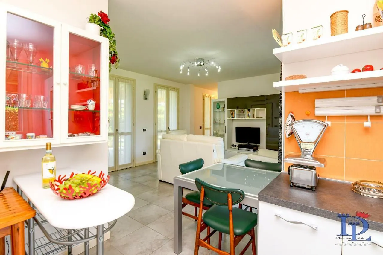 Apartment Desenzanoloft Official Partner Marriott Homes & Villas - Bea House, Sirmione With Private Garden And Share Pool