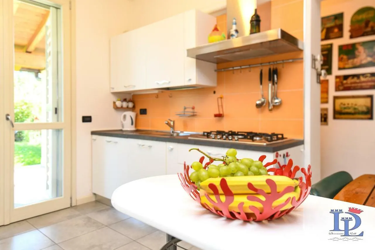 Apartment Desenzanoloft Official Partner Marriott Homes & Villas - Bea House, Sirmione With Private Garden And Share Pool