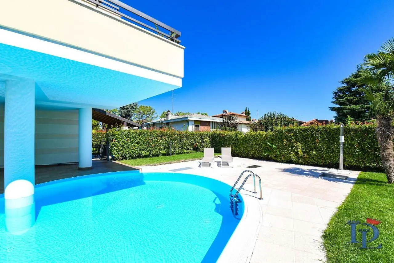 Desenzanoloft Official Partner Marriott Homes & Villas - Bea House, Sirmione With Private Garden And Share Pool Apartment