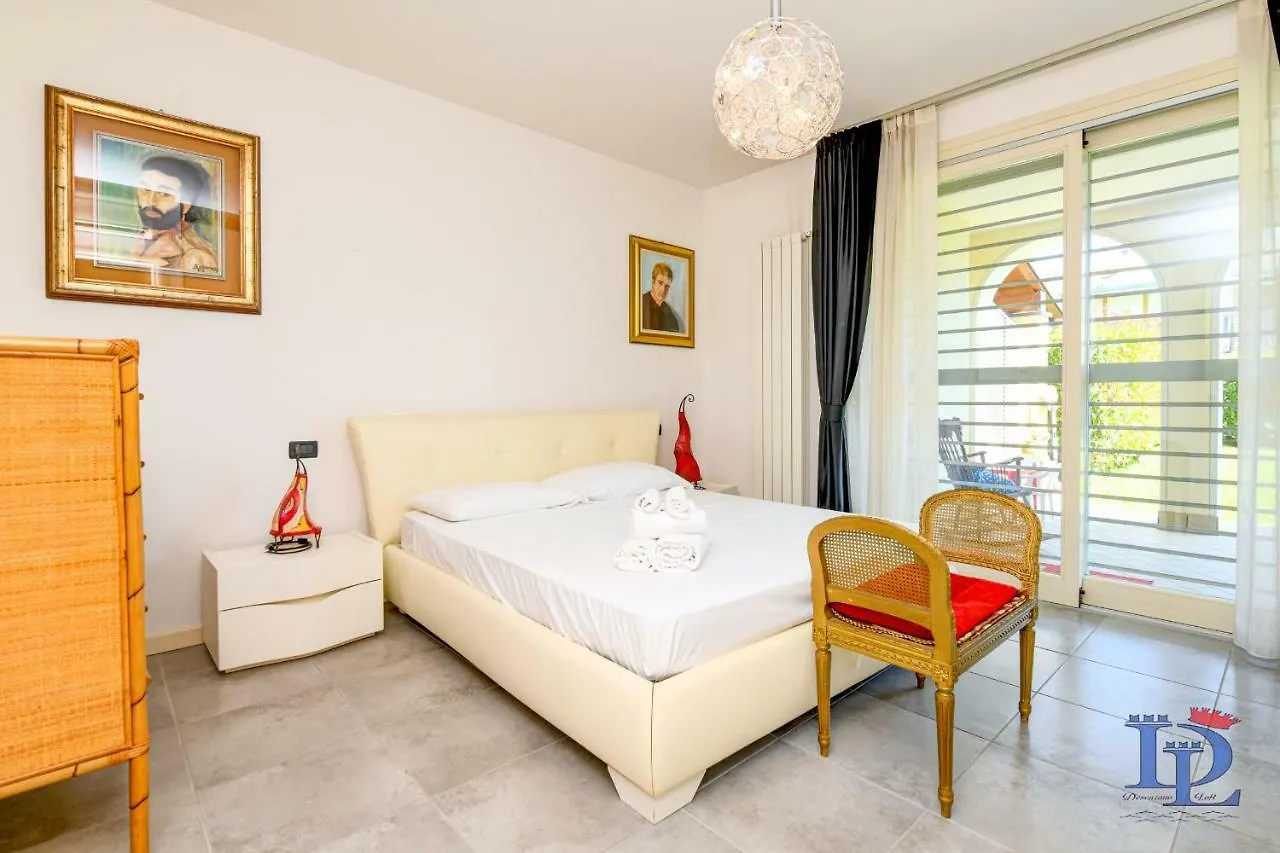Desenzanoloft Official Partner Marriott Homes & Villas - Bea House, Sirmione With Private Garden And Share Pool 0*,